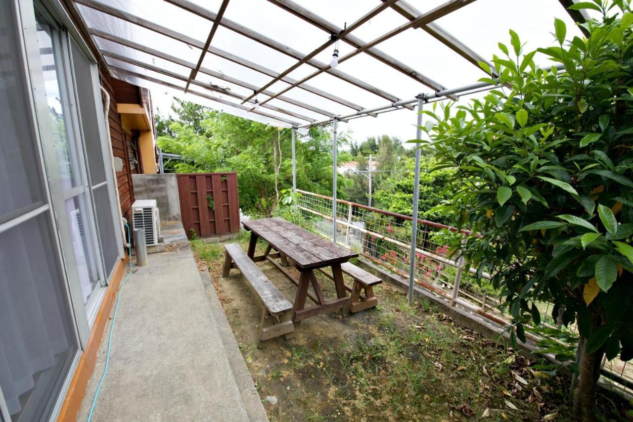 にらい恩納　一本松 Apartment Onna Exterior photo